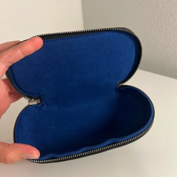 LV SUNGLASSES POUCH GM - Picture 6 of 7